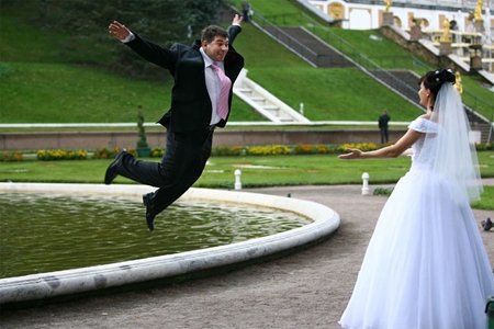 необычная свадьба - прыжок