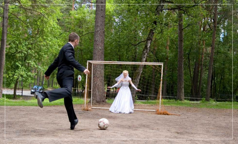 необычная свадьба - футбол