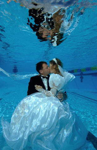 необычная свадьба - свадьба в воде