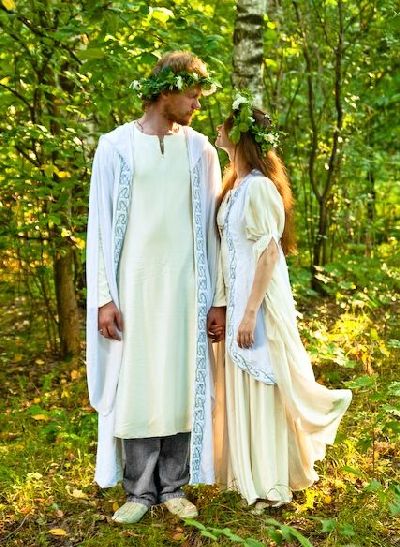 http://tamada-julia.narod.ru/bizarre-weddings/costume/elf_wedding2.jpg